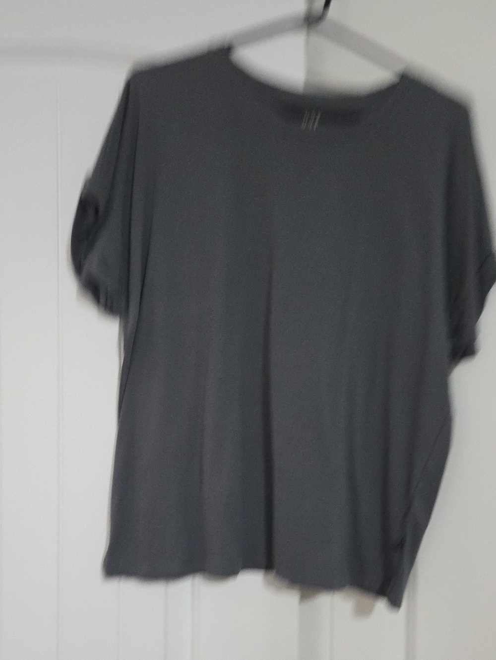 GAP Women's Short Sleeve Crewneck Tee in Charcoal